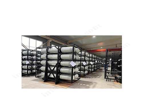 중국 최초의 4형 원통형 수소 저장 탱크 컨테이너가 생산 라인에서 성공적으로 출고되었습니다.